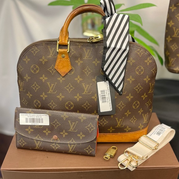 Louis Vuitton Handbags - DEAL OF THE DAY LV ALMA & WALLET 5PC SET
